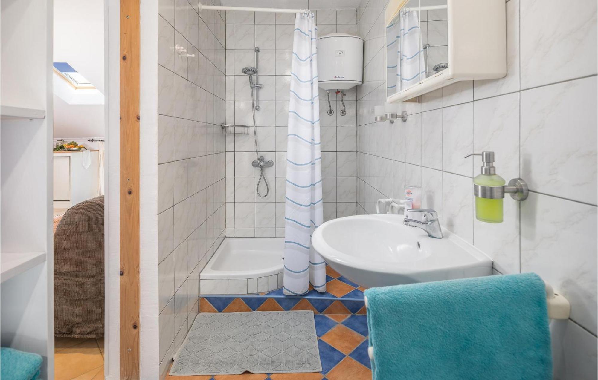 Gorgeous Apartment In Musalez With Kitchen Екстериор снимка